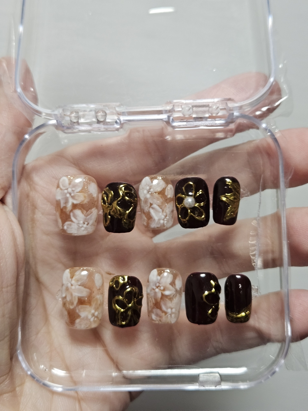 Handcrafted Floral Brown & Cream Press-On Nail Set Size Small
